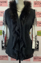 Load image into Gallery viewer, Faux Fur Trimmed Knit Cardi Vest (M/L)

