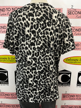Load image into Gallery viewer, Grey Animal Print T-Shirt (Size L)
