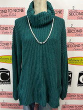 Cargar imagen en el visor de la galería, Abercrombie Chunky Turtleneck Sweater (Size S)
