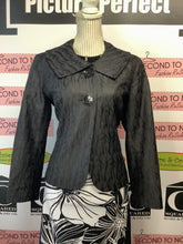 Cargar imagen en el visor de la galería, Laura Petite Cropped Blazer (Size 10)
