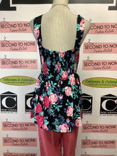 Cargar imagen en el visor de la galería, Torrid Floral Plunge Tank (Size 2 Plus)
