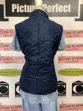 Cargar imagen en el visor de la galería, DKR &amp; Co Navy Embroidered Vest (Size XL)
