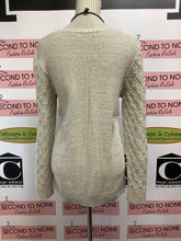 Cargar imagen en el visor de la galería, Jeanne Pierre Knit Longsleeve (Size M)

