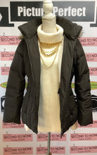 Cargar imagen en el visor de la galería, Denver Hayes Knit Cowl Neck Sweater (Size M)
