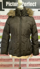 Cargar imagen en el visor de la galería, Calvin Klein Fur Lined Hooded Coat (Size M)
