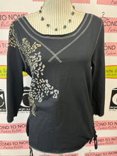Load image into Gallery viewer, 3/4 Sleeve Black Tee (Size XL)
