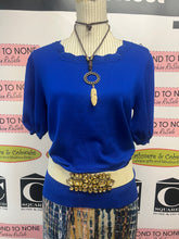 Load image into Gallery viewer, Cable &amp; Gauge Scalloped Neck Knit Top (Size M)
