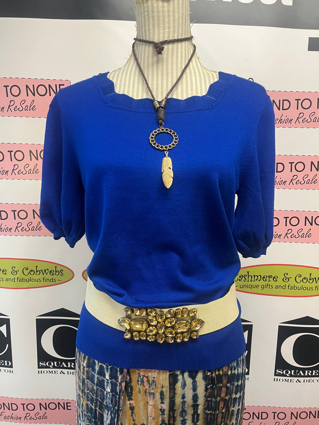 Cable & Gauge Scalloped Neck Knit Top (Size M)