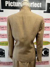 Load image into Gallery viewer, Vintage Amanda Smith Suit Jacket &amp; Skirt (Size 10)
