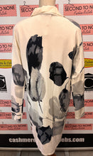 Cargar imagen en el visor de la galería, Grey Floral Duster Cardigan (Size L)
