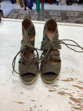 Load image into Gallery viewer, H&amp;M Lace Up Wicker Wedges (Size 40)
