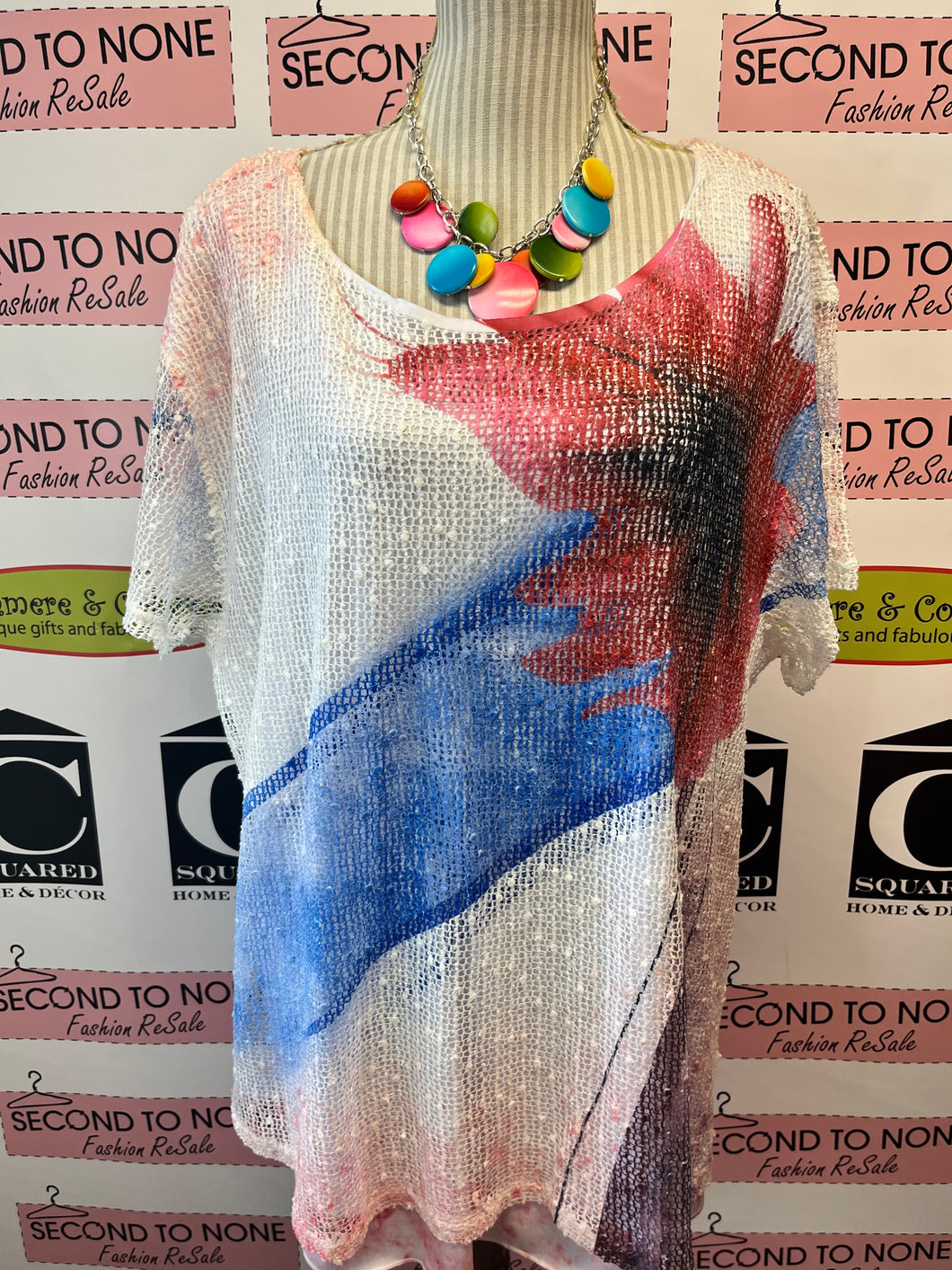 Large Floral Net Overlay Tunic Top (Size 18)