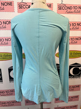 Load image into Gallery viewer, Under Armour Activewear Top (Size S/M)
