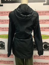 Cargar imagen en el visor de la galería, New Balance Hooded Weather Resistant Jacket (Size M)
