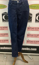 Cargar imagen en el visor de la galería, Levi Strauss Dark Wash Jeans (Size W30/L30)
