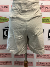 Cargar imagen en el visor de la galería, Hilary Radley Casual Stretch Shorts (Size XXL)
