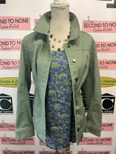 Cargar imagen en el visor de la galería, Sage Green Denim Jacket (Size L)
