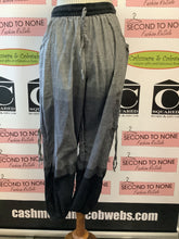 Charger l'image dans la galerie, Grey Colour Block Capris (Size XL)
