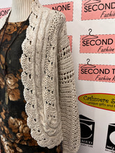 Cargar imagen en el visor de la galería, Linen/Cotton Crochet Cardigan (Size M)
