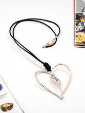 Load image into Gallery viewer, Rhinestone Heart Necklace (Only 1 Left!)
