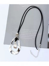 Load image into Gallery viewer, Long Necklace with Drop Pearl (2 Colors)
