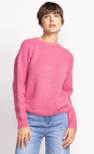 Charger l'image dans la galerie, Pink Twist Front Wool Sweater
