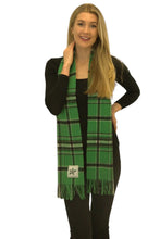 Cargar imagen en el visor de la galería, Official NHL-Licenced 100% Lambswool Tartan Scarf (29 Teams)
