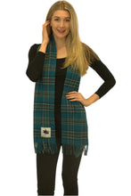 Cargar imagen en el visor de la galería, Official NHL-Licenced 100% Lambswool Tartan Scarf (29 Teams)
