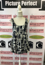 Load image into Gallery viewer, Black &amp; White Printed Tank (Size L)
