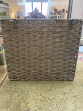 Load image into Gallery viewer, Wire Wall Hanging Basket
