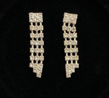 Load image into Gallery viewer, Rhinestone Link Necklace (Only 1 Left!)
