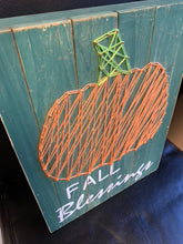 Cargar imagen en el visor de la galería, Arte de uñas de madera con bendición de otoño
