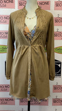 Load image into Gallery viewer, Brina &amp; Em Camel Button Up (Size S)

