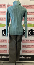 Load image into Gallery viewer, Urban Heritage Blue Bulky Sweater (Size M)
