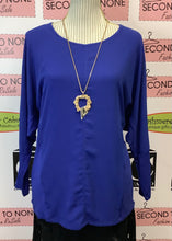 Load image into Gallery viewer, NWT Blue Batwing Top (Size S/M)

