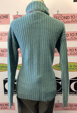 Load image into Gallery viewer, Urban Heritage Blue Bulky Sweater (Size M)
